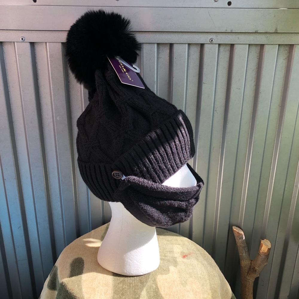 POM POM BEANIE